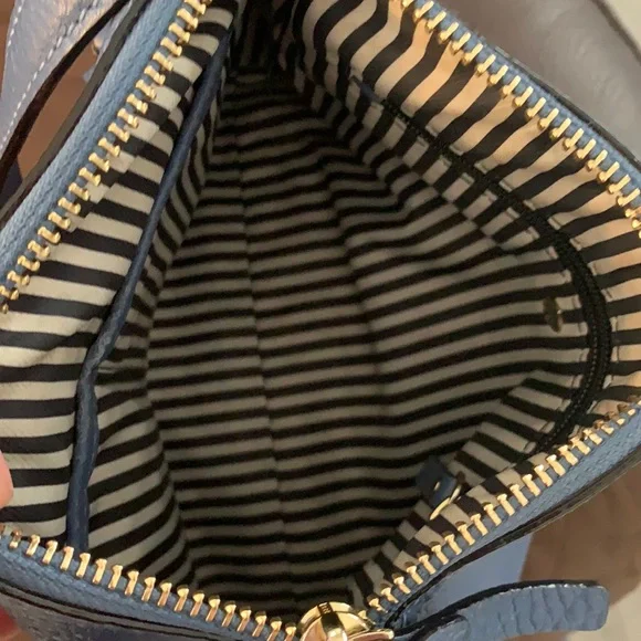 Kate Spade small crossbody bag, a beautiful blue color, used- in good condition. - Picture 8 of 9